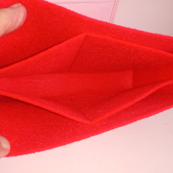 GLOSSIER NWOT Pink Limited Edition Cosmetic Bag w Removable Felt Liner - Picture 16 of 16